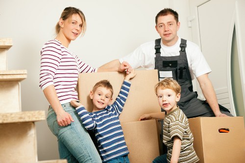 Local moving truck helping with Cranford residential relocation